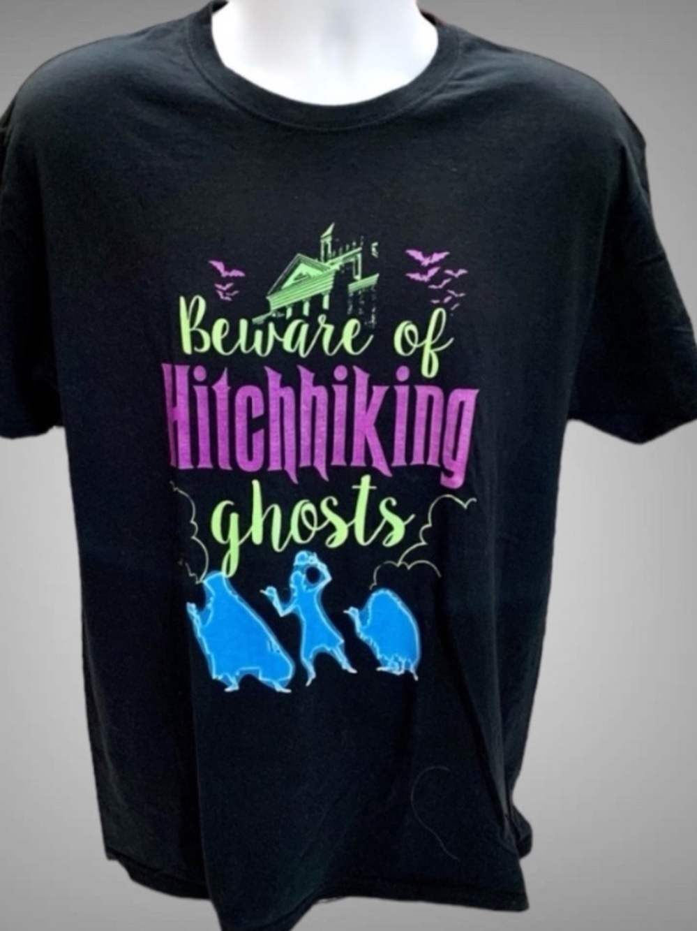 "Beware of Hitchhiking Ghosts" black graphic print short sleeve unisex tee- L